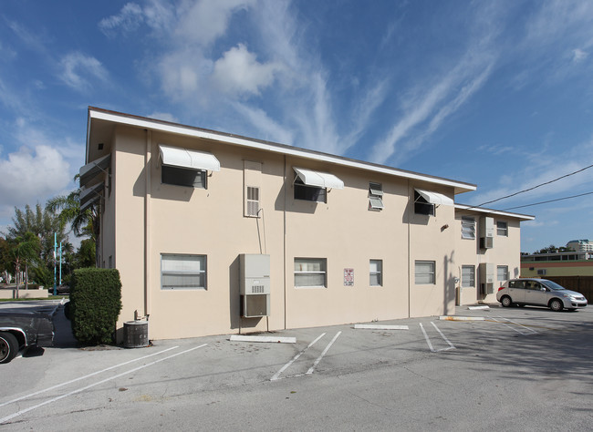 Ocean East Apartments in Boynton Beach, FL - Foto de edificio - Building Photo