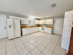 2201 Granada Blvd in Kissimmee, FL - Building Photo - Building Photo