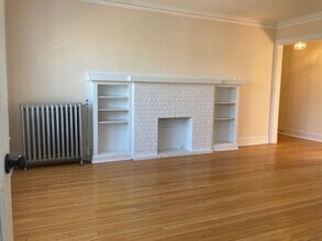 2104 W Birchwood Ave in Chicago, IL - Foto de edificio - Building Photo