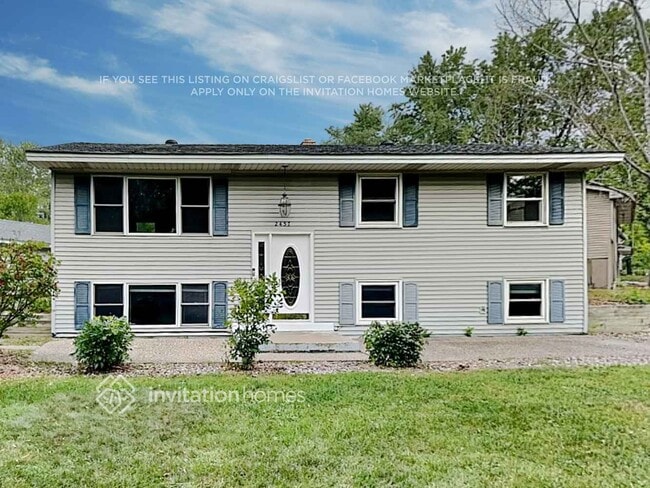 property at 2457 Spruce Pl