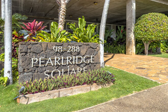 Pearlridge Square in Aiea, HI - Building Photo - Building Photo