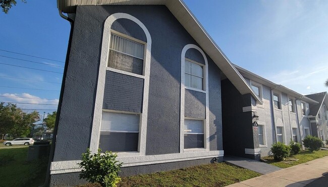 property at 4338 Pershing Pointe Pl