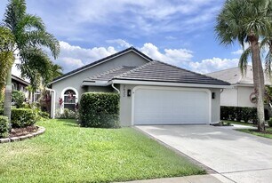 2622 Country Golf Dr in Wellington, FL - Building Photo