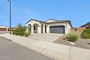 531 S Owl Dr in Gilbert, AZ - Building Photo