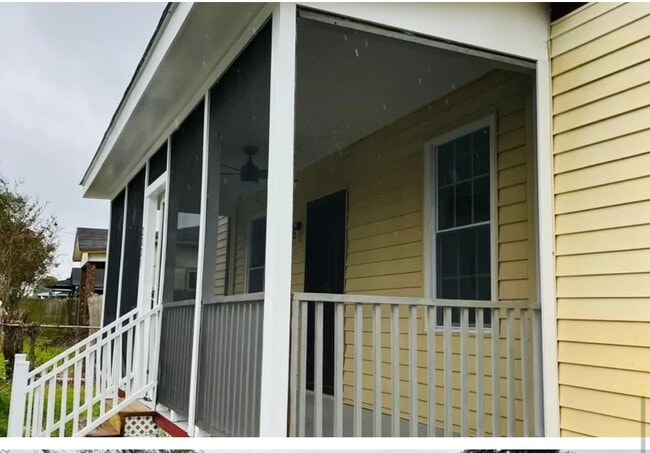 property at 2021 Hudson St