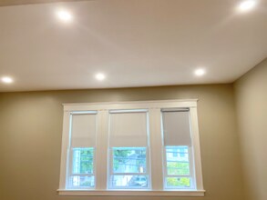 347 Vermont St, Unit 2b in Boston, MA - Foto de edificio - Building Photo