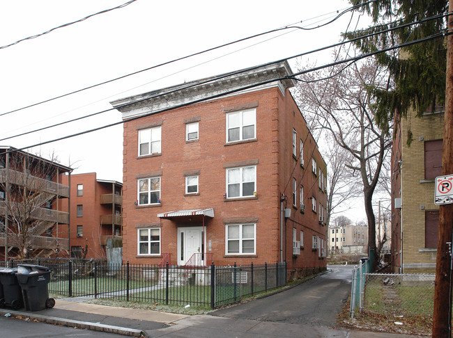 15 Cabot St in Hartford, CT - Foto de edificio - Building Photo