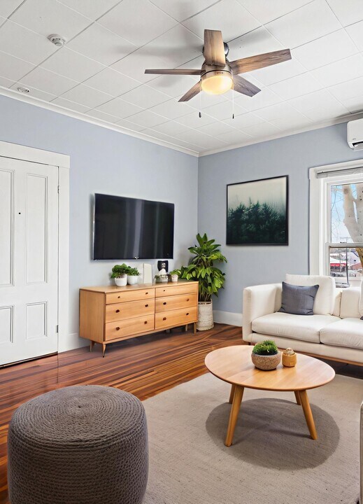 1281 Middlesex St in Lowell, MA - Building Photo