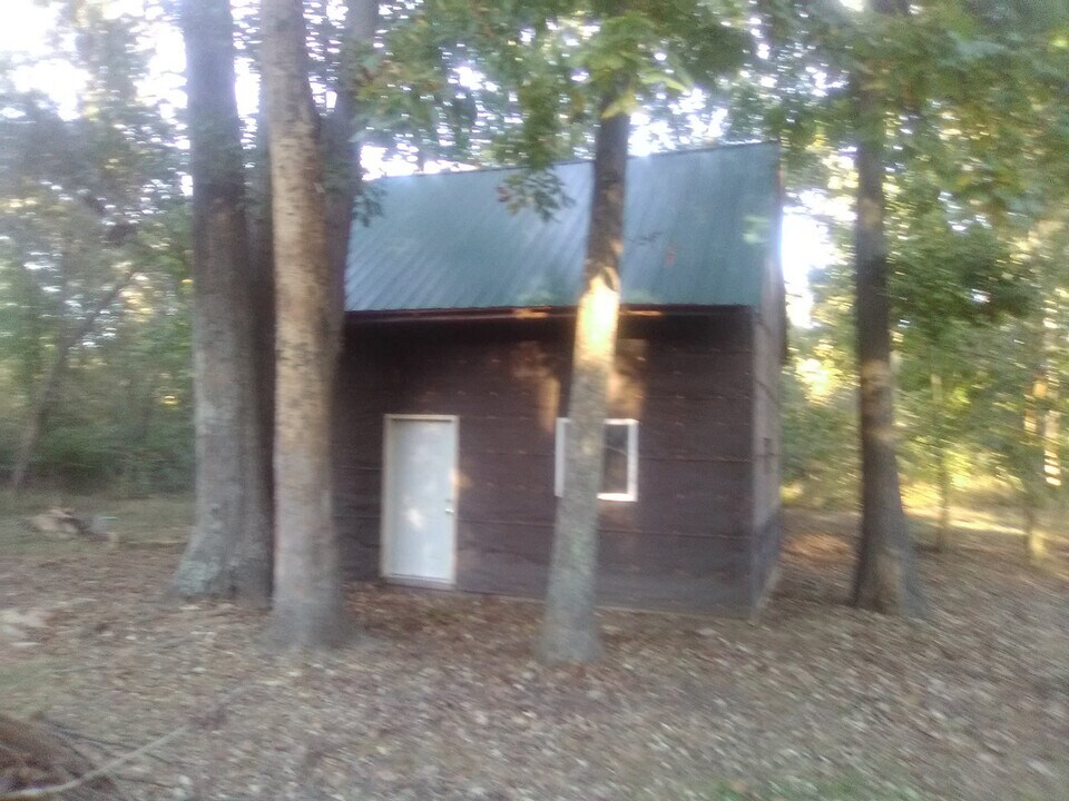1362 Iron Dr in Bismarck, MO - Building Photo