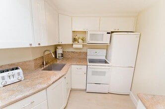 8155 Camino Del Oro in San Diego, CA - Building Photo - Building Photo