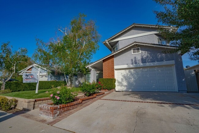 property at 23630 Vía Delicia