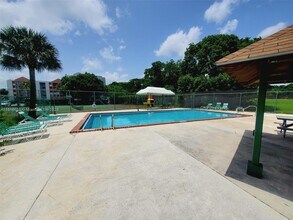 9455 W Flagler St in Miami, FL - Building Photo - Building Photo