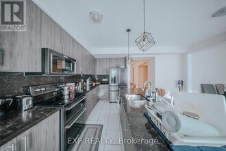 212 Ronald Guscott St in Oshawa, ON - Building Photo - Building Photo