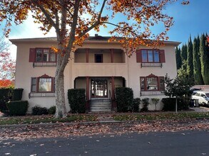 2728 O St in Sacramento, CA - Foto de edificio - Building Photo