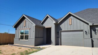 7208 22nd Pl in Lubbock, TX - Building Photo