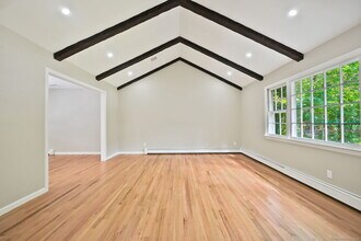 17 Silver Lakes Dr in Darien, CT - Building Photo - Building Photo