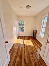 122 Chestnut St, Unit 002 in Lynn, MA - Building Photo - Building Photo