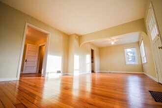 6330 SE 50th Ave in Portland, OR - Building Photo - Building Photo