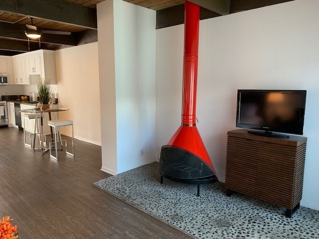 Village Flats in Valley Village, CA - Building Photo