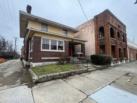 1736 E 3rd St in Dayton, OH - Building Photo