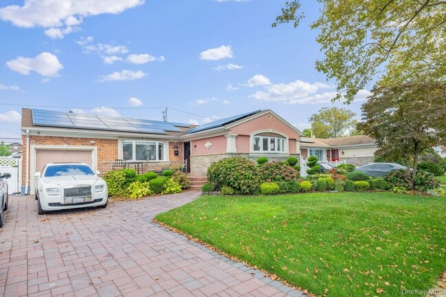 property at 2282 Baylis Ave
