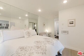 1222 N Olive Dr-Unit -103 in West Hollywood, CA - Building Photo - Building Photo