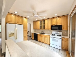 9 Kitchell Pl in Morristown, NJ - Building Photo - Building Photo