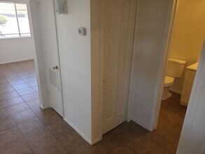 1857 E Cheery Lynn Rd in Phoenix, AZ - Building Photo - Building Photo