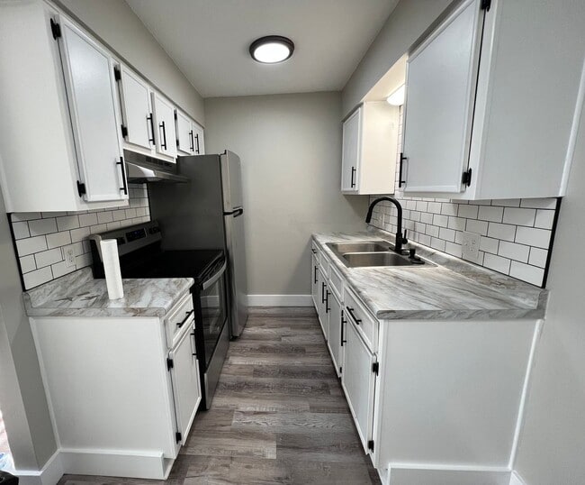 property at 1712 Franklin Ave