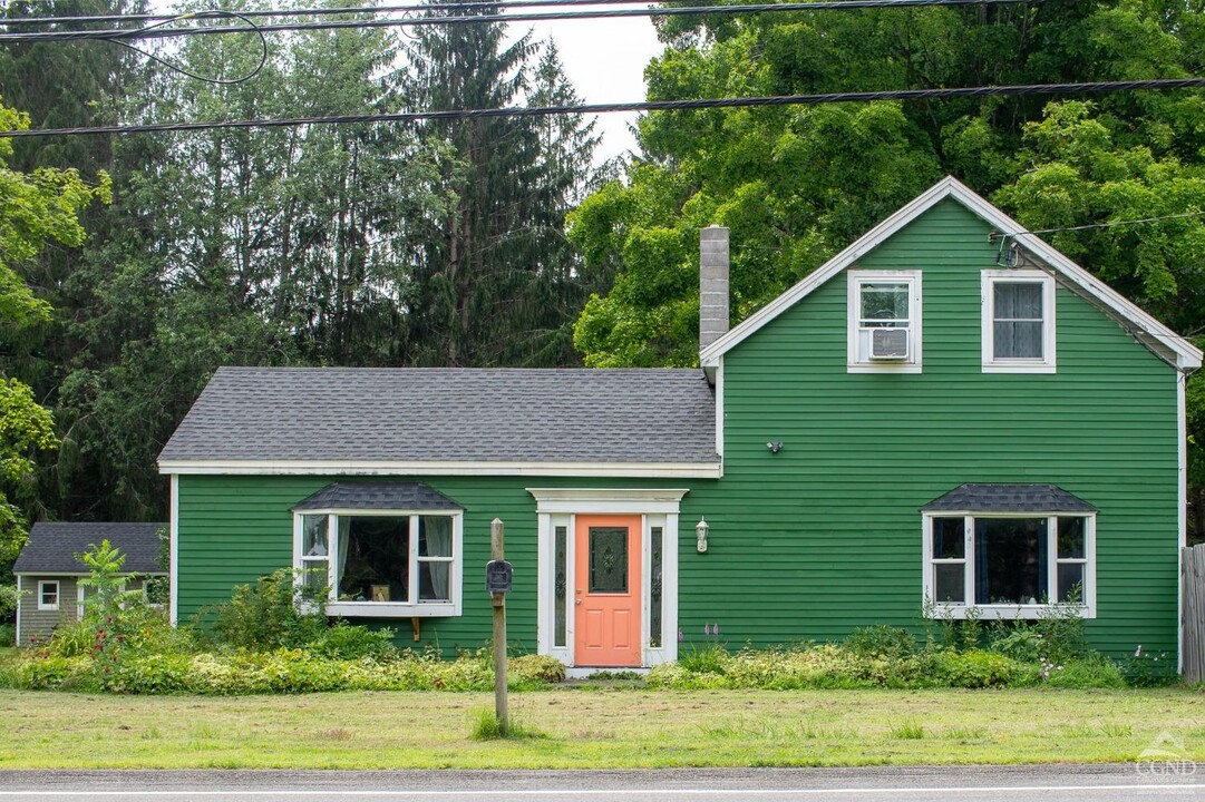 11615 NY-22 in Austerlitz, NY - Foto de edificio