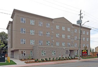 Queenston Residences in St Catharines, ON - Building Photo - Building Photo
