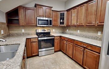 9068 Shepton St in Orlando, FL - Building Photo - Building Photo