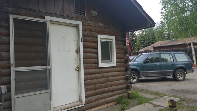 1128 Hess Ave
