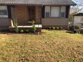 2638 Summit Ave in Knoxville, TN - Building Photo