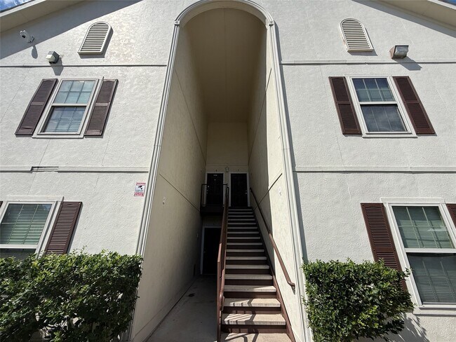 304 Dell Ct in Houston, TX - Building Photo - Building Photo