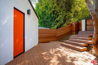 3427 Bonnie Hill Dr in Los Angeles, CA - Building Photo - Building Photo