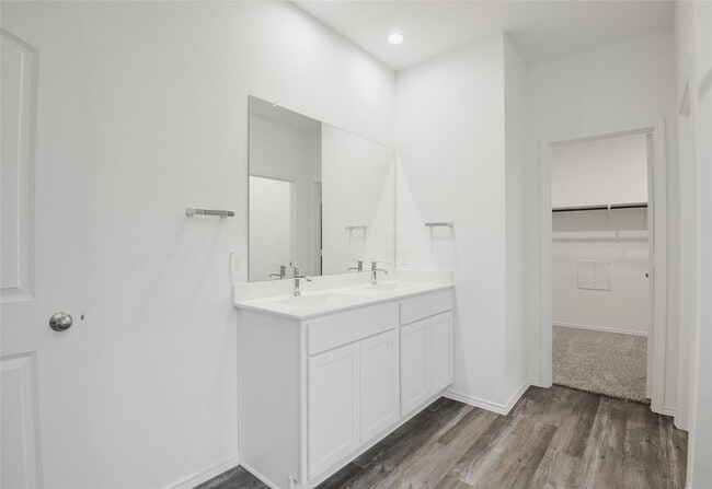 1055 Llano Trl in Dayton, TX - Building Photo - Building Photo