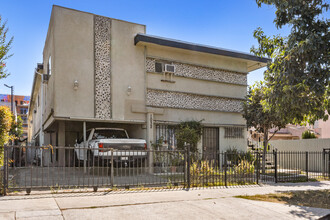 1032 N Berendo St in Los Angeles, CA - Building Photo - Building Photo