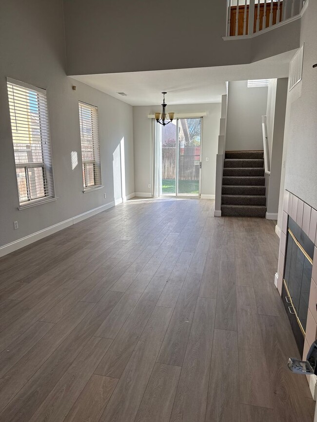 1590 Teakwood Way in Tracy, CA - Building Photo - Building Photo