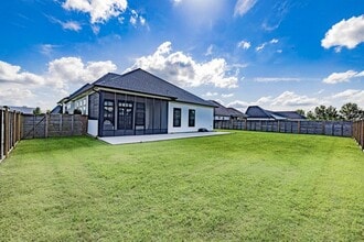 102 Farmington Ct in Houma, LA - Foto de edificio - Building Photo