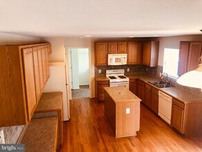 33 Glen Oak Rd in Fredericksburg, VA - Building Photo - Building Photo