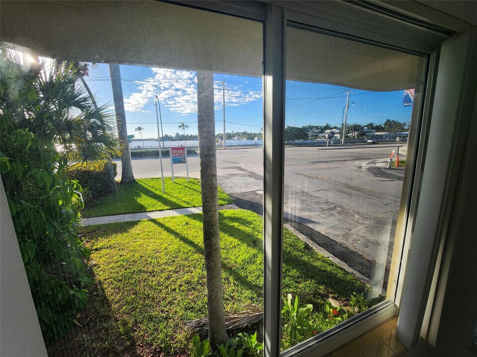 505 S Ocean Dr in Hollywood, FL - Building Photo