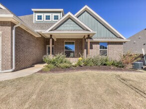 9121 NW 115th Ter in Yukon, OK - Building Photo - Building Photo