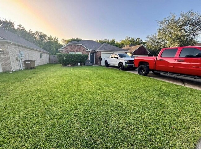 4019 Strawberry Ct in Dickinson, TX - Building Photo - Building Photo