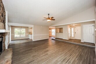 8449 Willows Terrace in Riverdale, GA - Building Photo - Building Photo