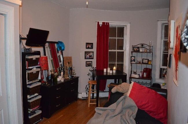 28 S Huntington Ave, Unit 301 in Boston, MA - Foto de edificio - Building Photo