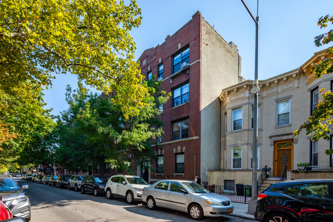 466 76th St in Brooklyn, NY - Foto de edificio - Primary Photo