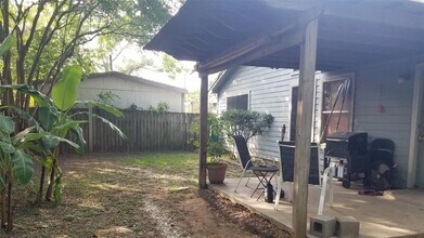 4508 15th St in Bacliff, TX - Foto de edificio - Building Photo