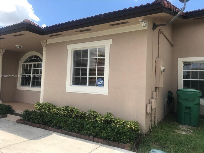17044 SW 137th Ct in Miami, FL - Building Photo - Building Photo
