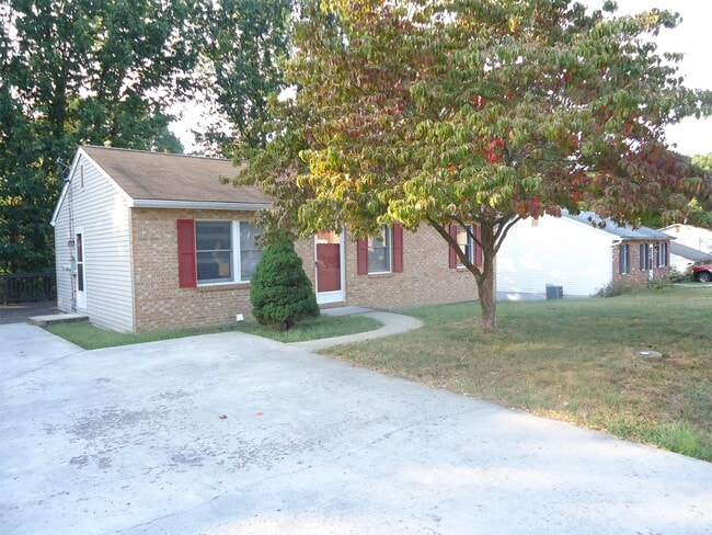 property at 163 Country Park Dr
